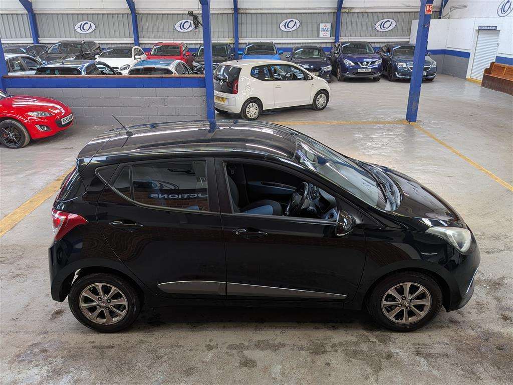 <p>2015 HYUNDAI I10 PREMIUM</p>