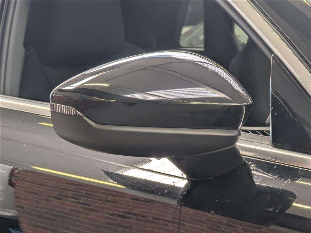 <p>2023 AUDI A3 S LINE 30 TFSI MHEV S-</p>