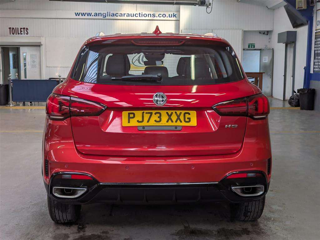 <p>2023 MG HS SE S-A</p>