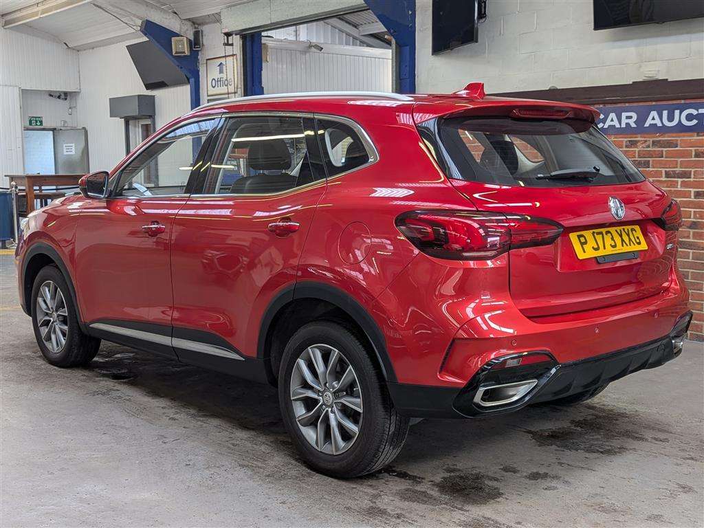 <p>2023 MG HS SE S-A</p>