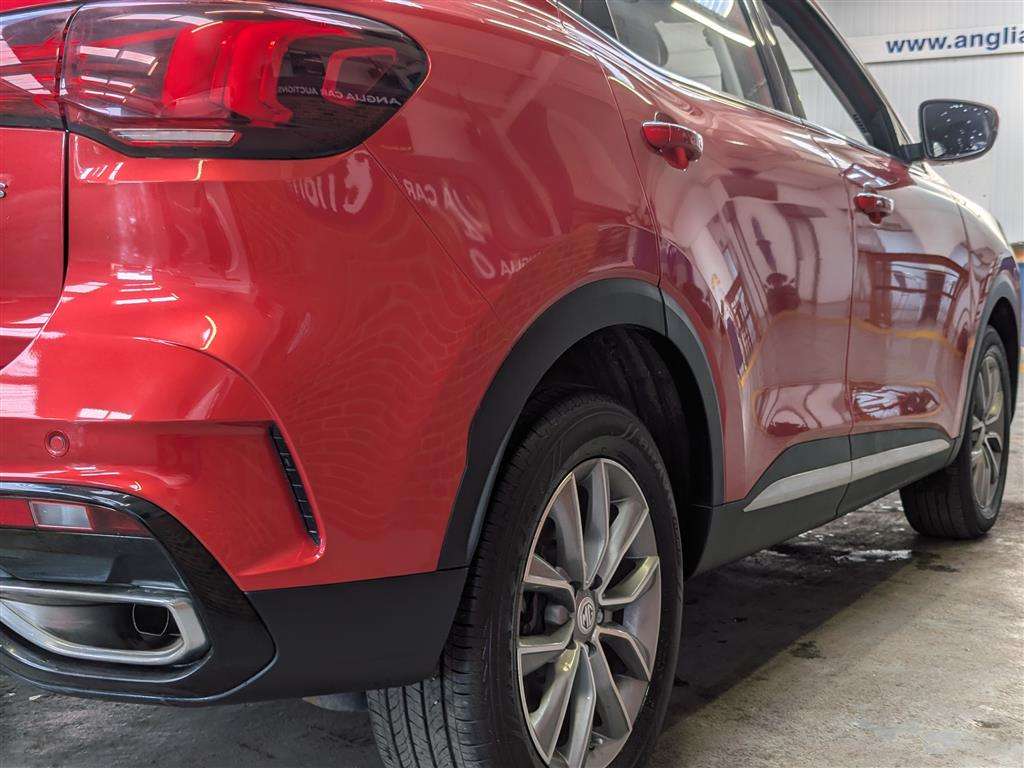 <p>2023 MG HS SE S-A</p>