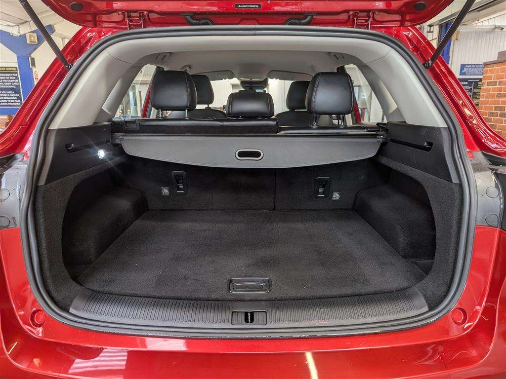 <p>2023 MG HS SE S-A</p>