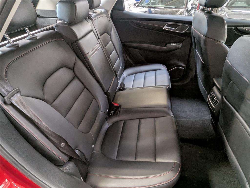 <p>2023 MG HS SE S-A</p>