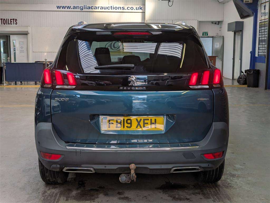 <p>2019 PEUGEOT 5008 GT LINE BLUEHDI S/S</p>