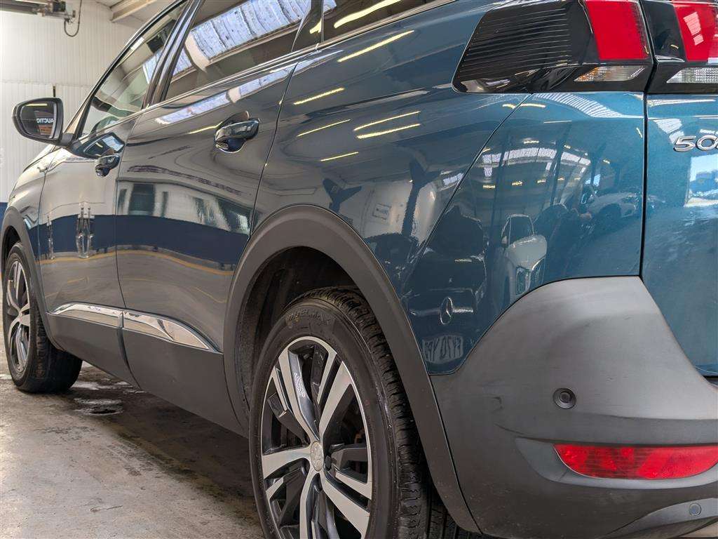 <p>2019 PEUGEOT 5008 GT LINE BLUEHDI S/S</p>