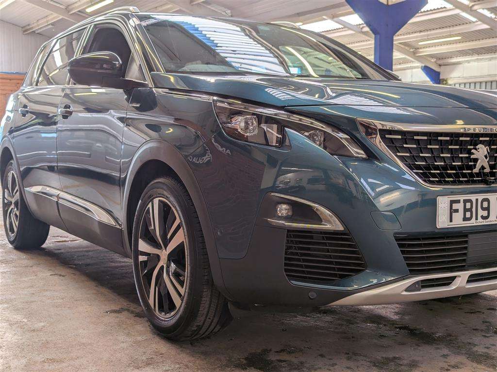 <p>2019 PEUGEOT 5008 GT LINE BLUEHDI S/S</p>