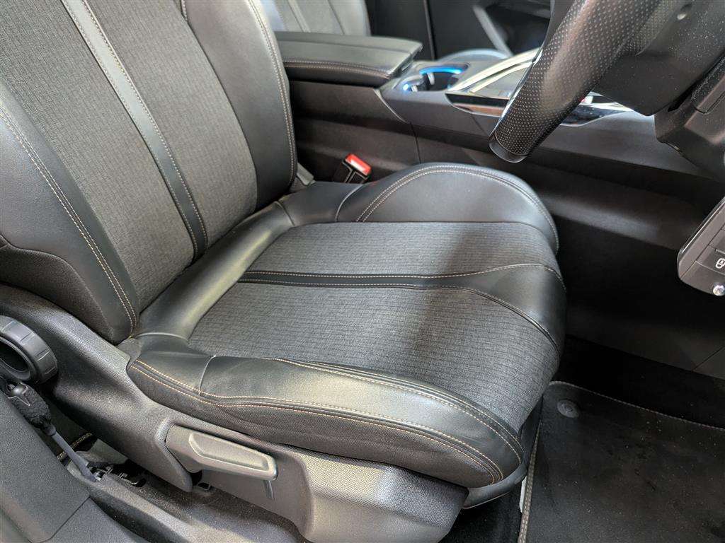 <p>2019 PEUGEOT 5008 GT LINE BLUEHDI S/S</p>