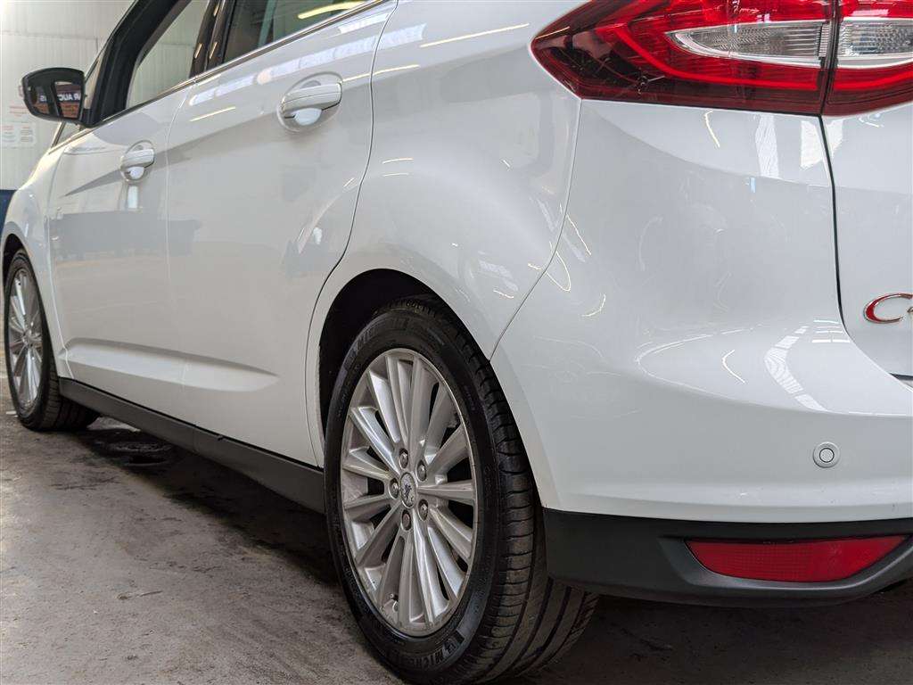 <p>2015 FORD C-MAX TITANIUM TURBO</p>
