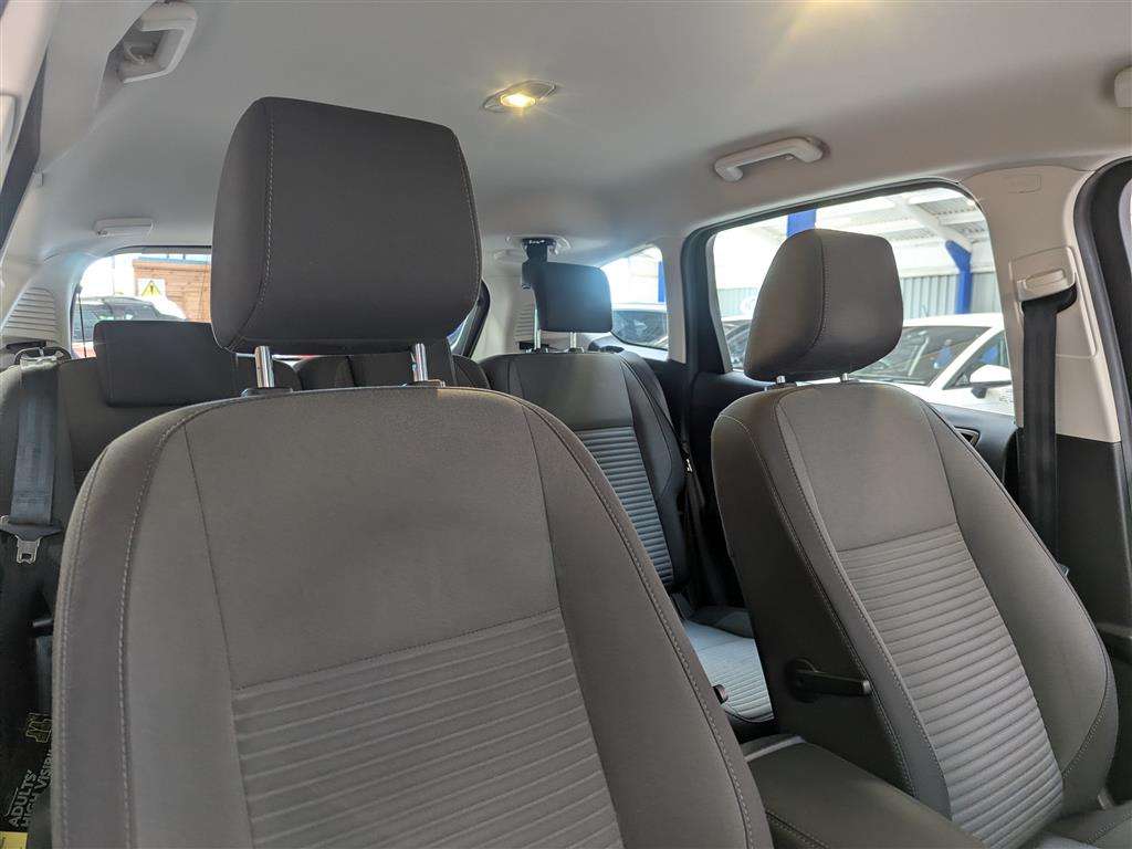 <p>2015 FORD C-MAX TITANIUM TURBO</p>