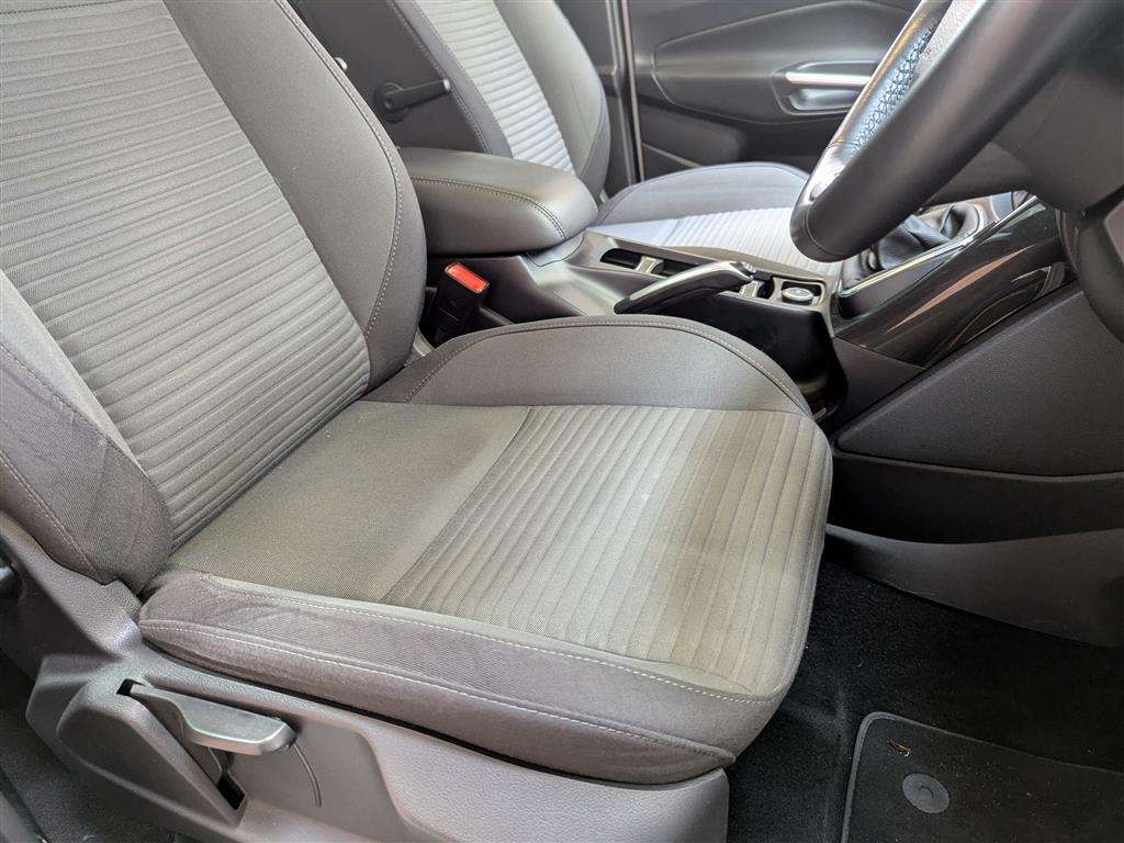 <p>2015 FORD C-MAX TITANIUM TURBO</p>