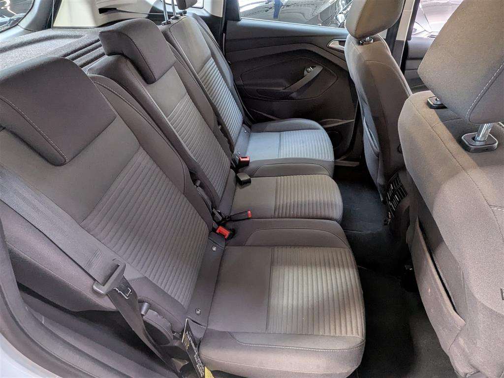 <p>2015 FORD C-MAX TITANIUM TURBO</p>