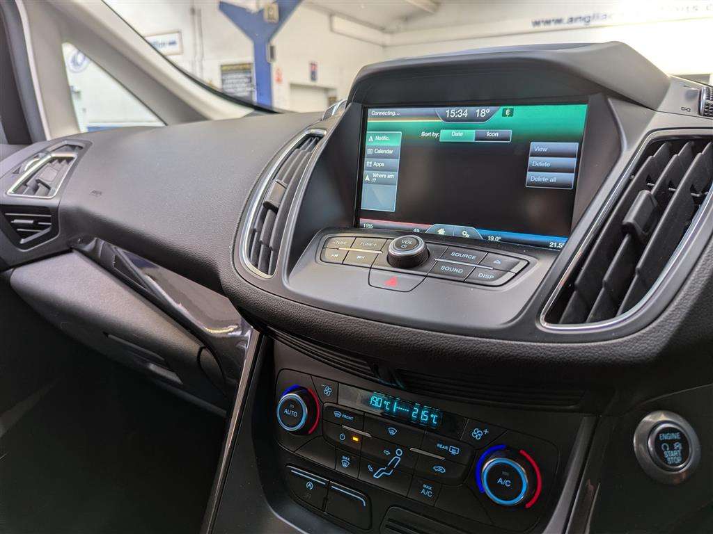 <p>2015 FORD C-MAX TITANIUM TURBO</p>