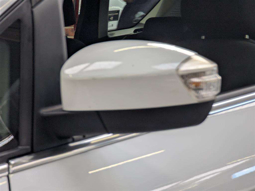 <p>2015 FORD C-MAX TITANIUM TURBO</p>