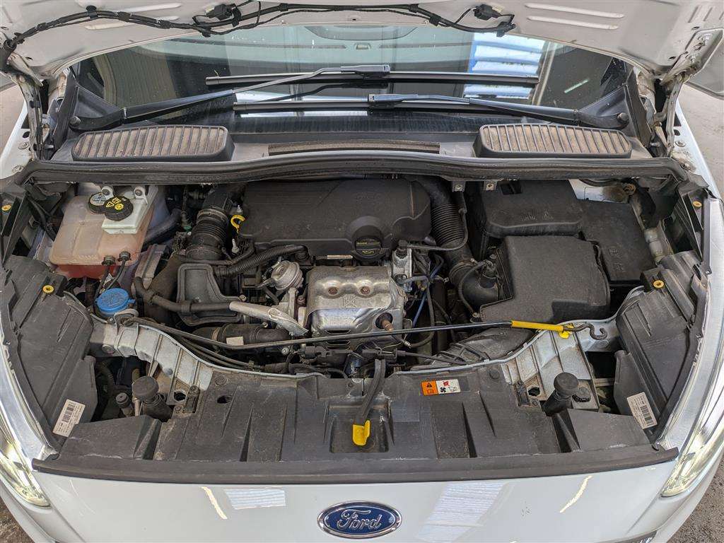 <p>2015 FORD C-MAX TITANIUM TURBO</p>