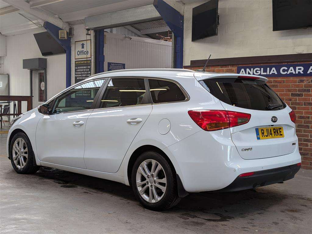 <p>2014 KIA CEED 3 ECODYNAMICS CRDI</p>