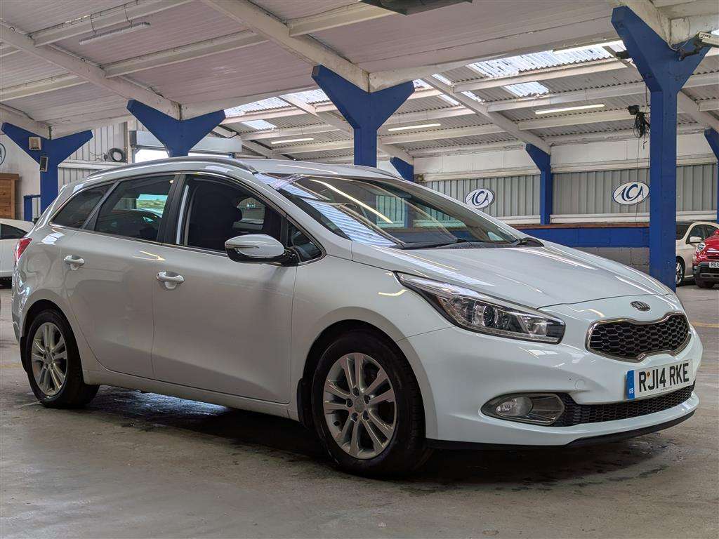 <p>2014 KIA CEED 3 ECODYNAMICS CRDI</p>