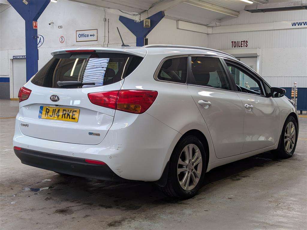 <p>2014 KIA CEED 3 ECODYNAMICS CRDI</p>