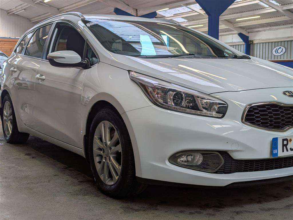 <p>2014 KIA CEED 3 ECODYNAMICS CRDI</p>
