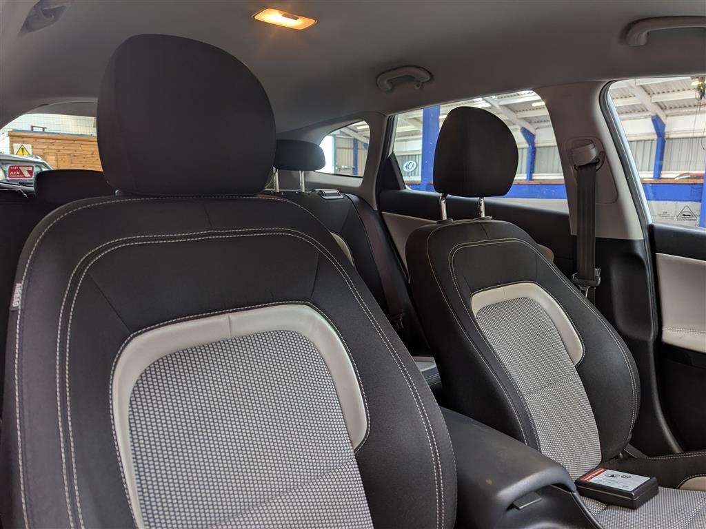 <p>2014 KIA CEED 3 ECODYNAMICS CRDI</p>