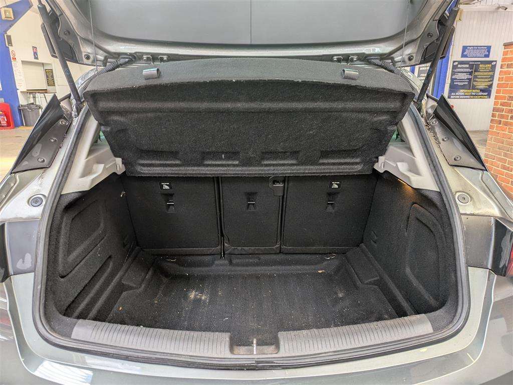 <p>2017 VAUXHALL ASTRA ELITE NAV CDTI BTUR</p>