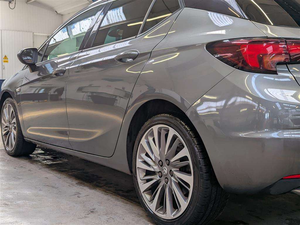 <p>2017 VAUXHALL ASTRA ELITE NAV CDTI BTUR</p>