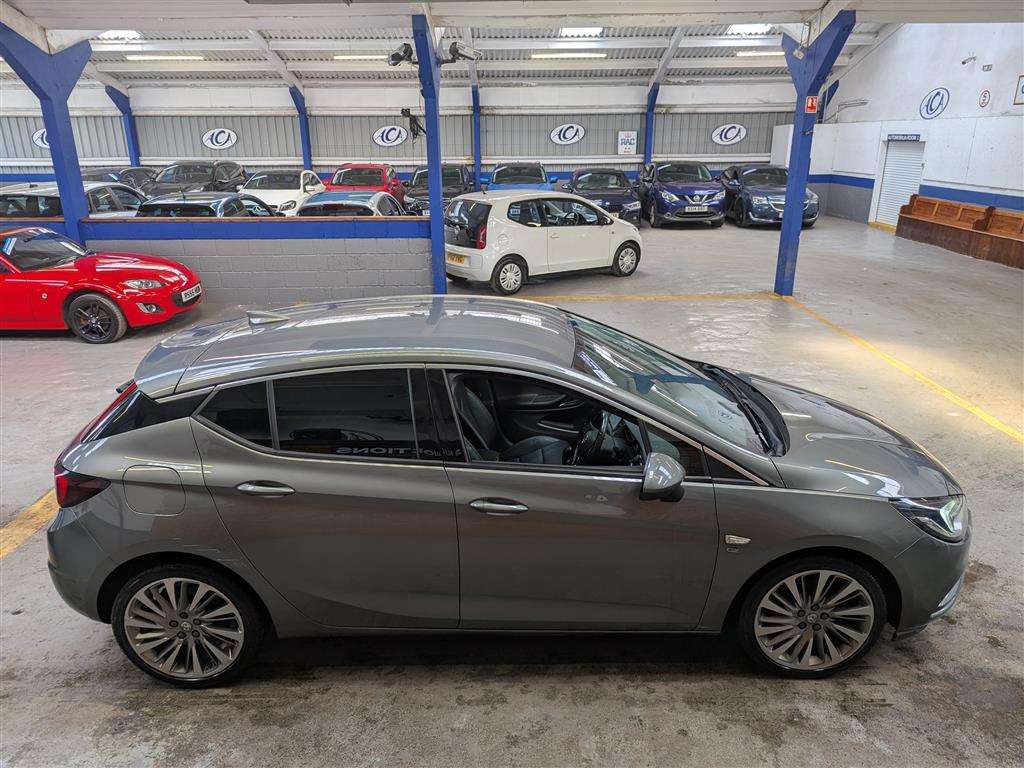 <p>2017 VAUXHALL ASTRA ELITE NAV CDTI BTUR</p>
