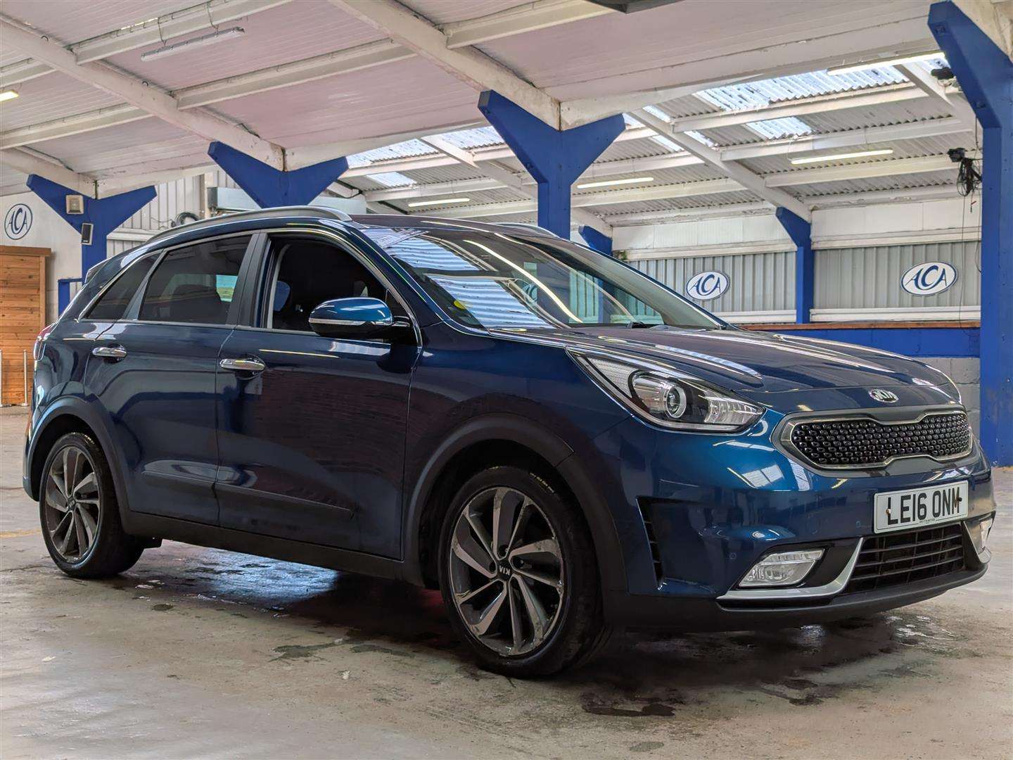 <p>2016 KIA NIRO 3 S-A</p>