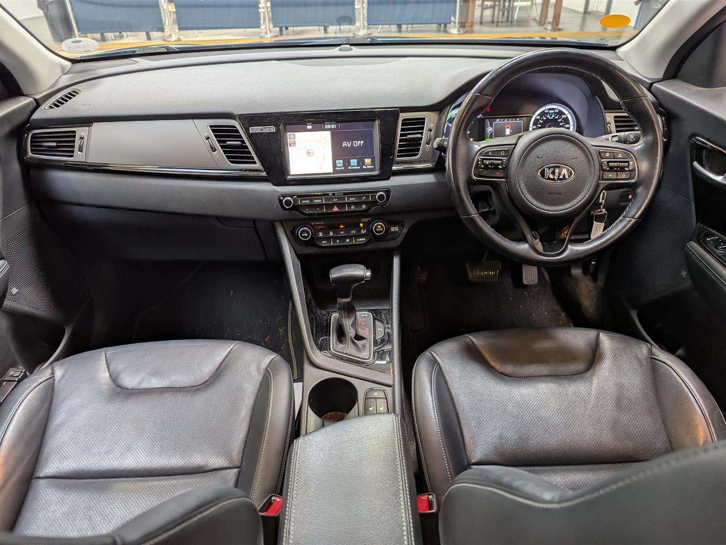 <p>2016 KIA NIRO 3 S-A</p>