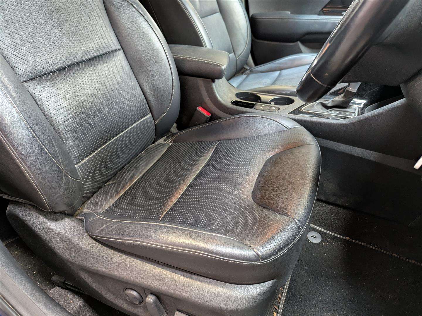 <p>2016 KIA NIRO 3 S-A</p>