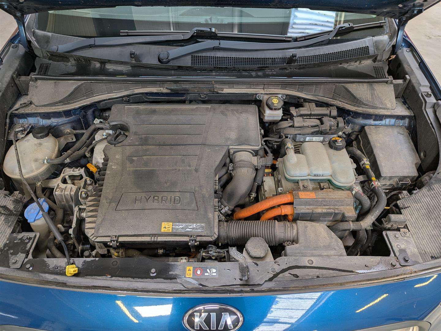 <p>2016 KIA NIRO 3 S-A</p>