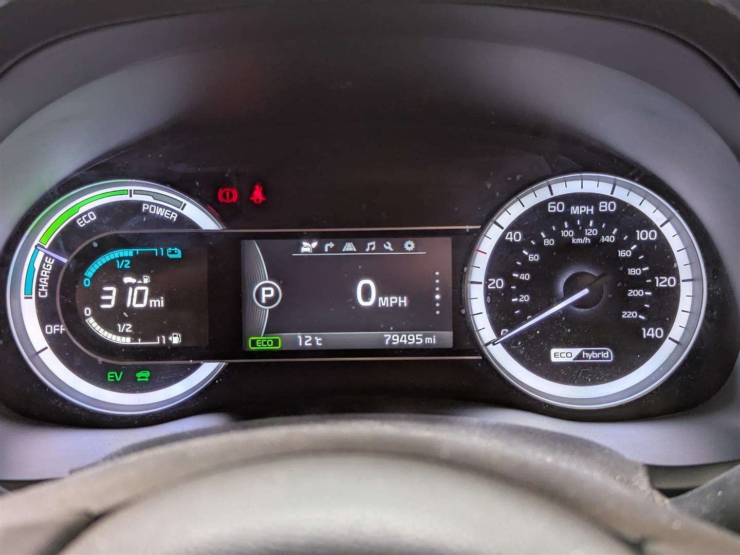 <p>2016 KIA NIRO 3 S-A</p>