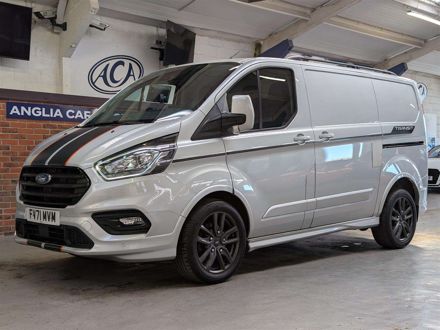 <p>2021 FORD TRANSIT CUSTOM 290SPRT AUTO - 1 x REG'D KEEPER FROM NEW</p>