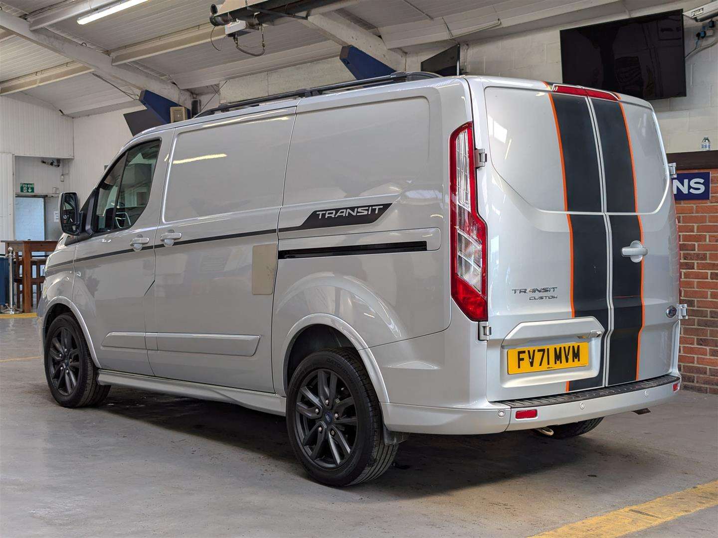 <p>2021 FORD TRANSIT CUSTOM 290SPRT AUTO - 1 x REG'D KEEPER FROM NEW</p>