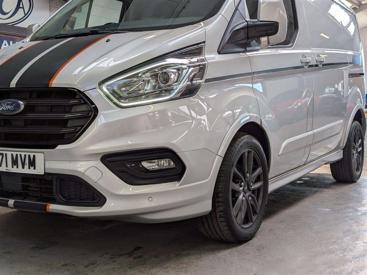 <p>2021 FORD TRANSIT CUSTOM 290SPRT AUTO - 1 x REG'D KEEPER FROM NEW</p>