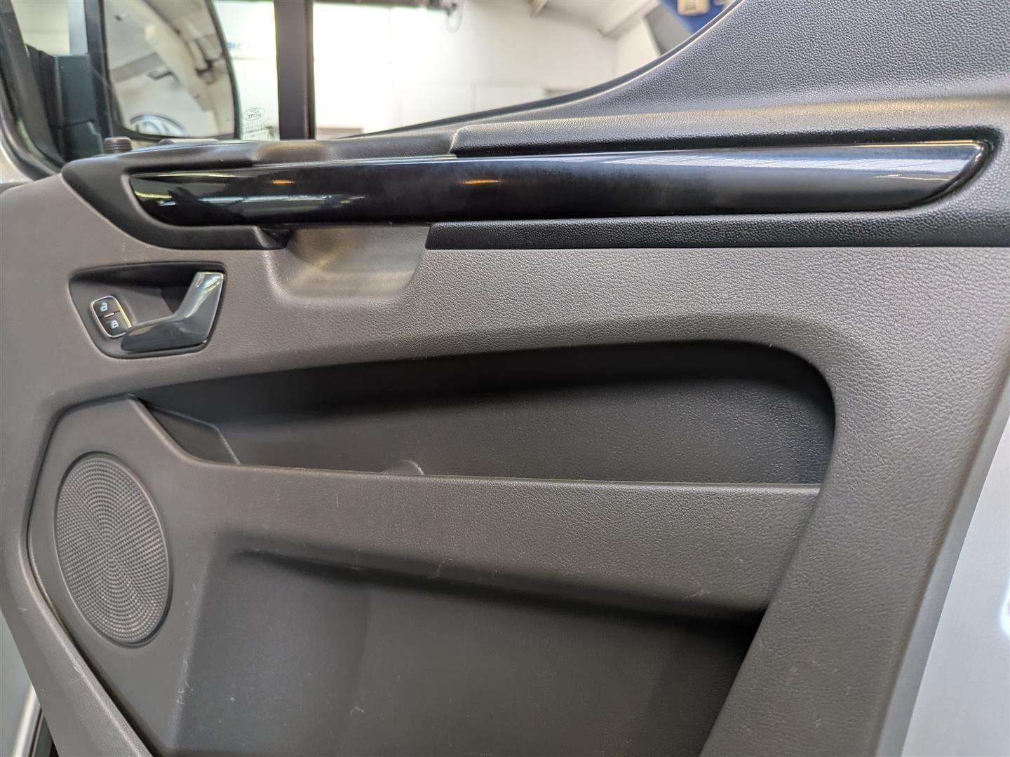 <p>2021 FORD TRANSIT CUSTOM 290SPRT AUTO - 1 x REG'D KEEPER FROM NEW</p>