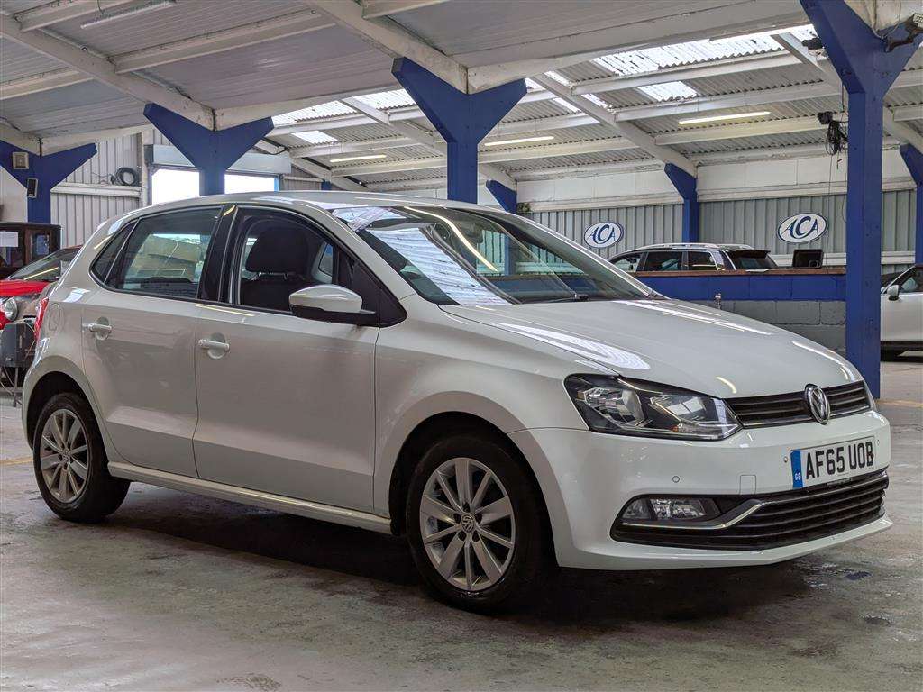 <p>2015 VOLKSWAGEN POLO SE TSI 1 x REG'D KEEPER FROM NEW.</p>