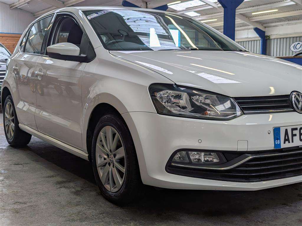 <p>2015 VOLKSWAGEN POLO SE TSI 1 x REG'D KEEPER FROM NEW.</p>