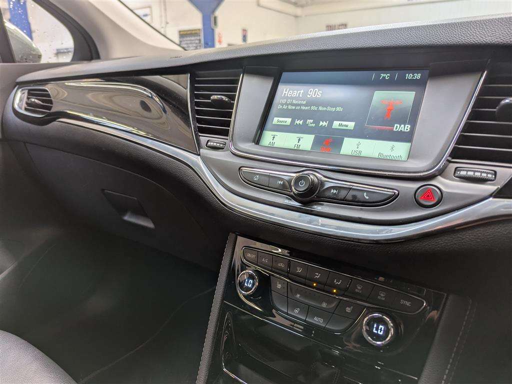 <p>2018 VAUXHALL ASTRA ELITE ECOTEC S/S</p>