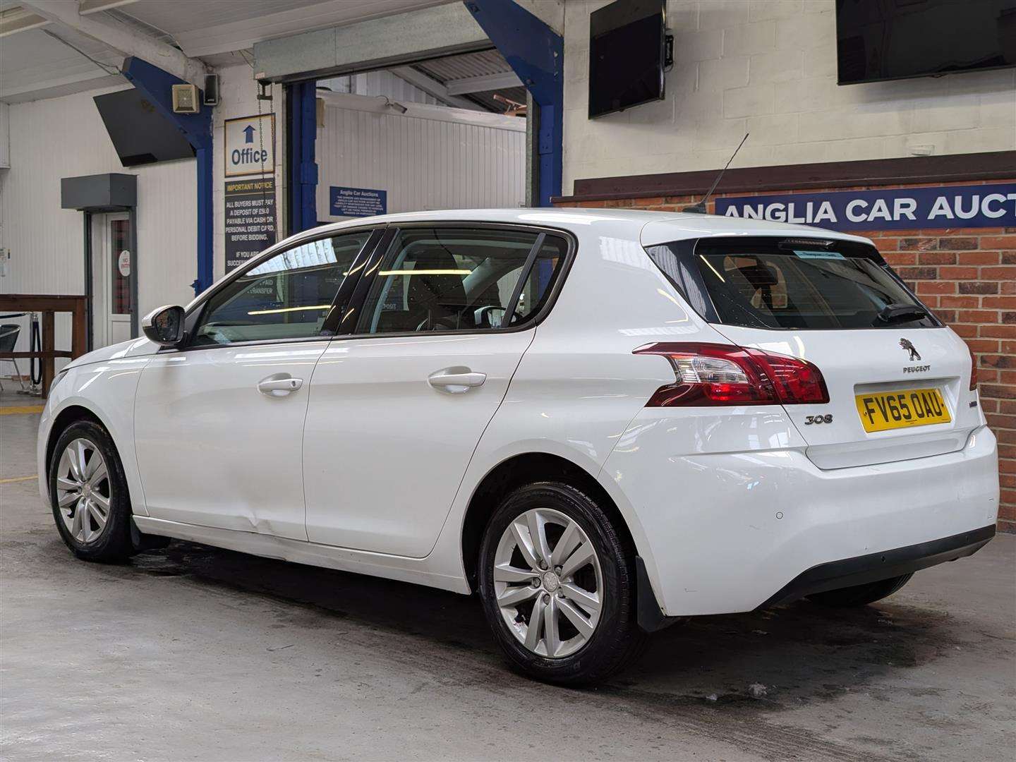 <p>2015 PEUGEOT 308 ACTIVE BLUE HDI S/S</p>