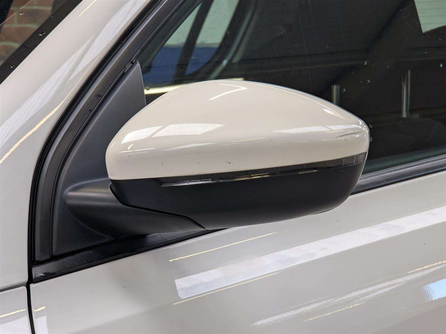 <p>2015 PEUGEOT 308 ACTIVE BLUE HDI S/S</p>