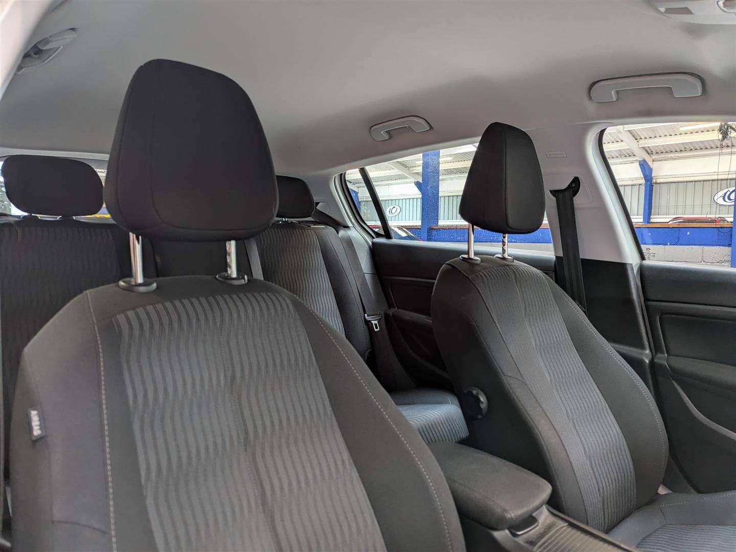 <p>2015 PEUGEOT 308 ACTIVE BLUE HDI S/S</p>