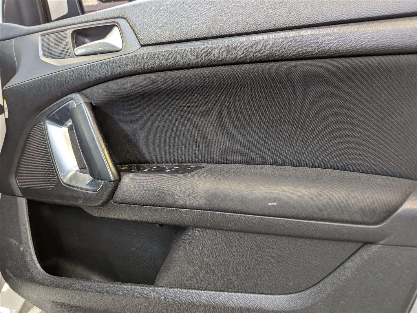 <p>2015 PEUGEOT 308 ACTIVE BLUE HDI S/S</p>