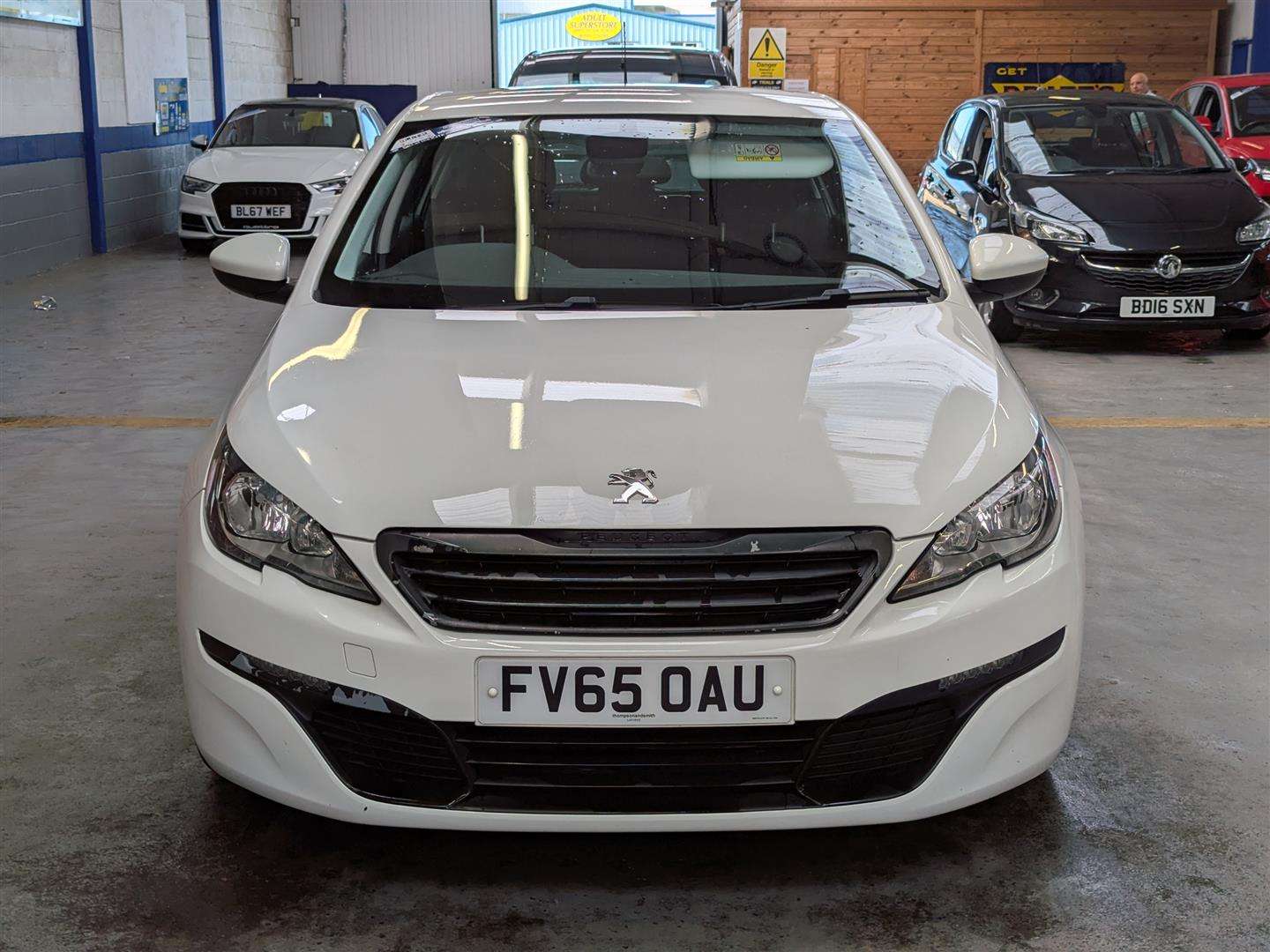 <p>2015 PEUGEOT 308 ACTIVE BLUE HDI S/S</p>