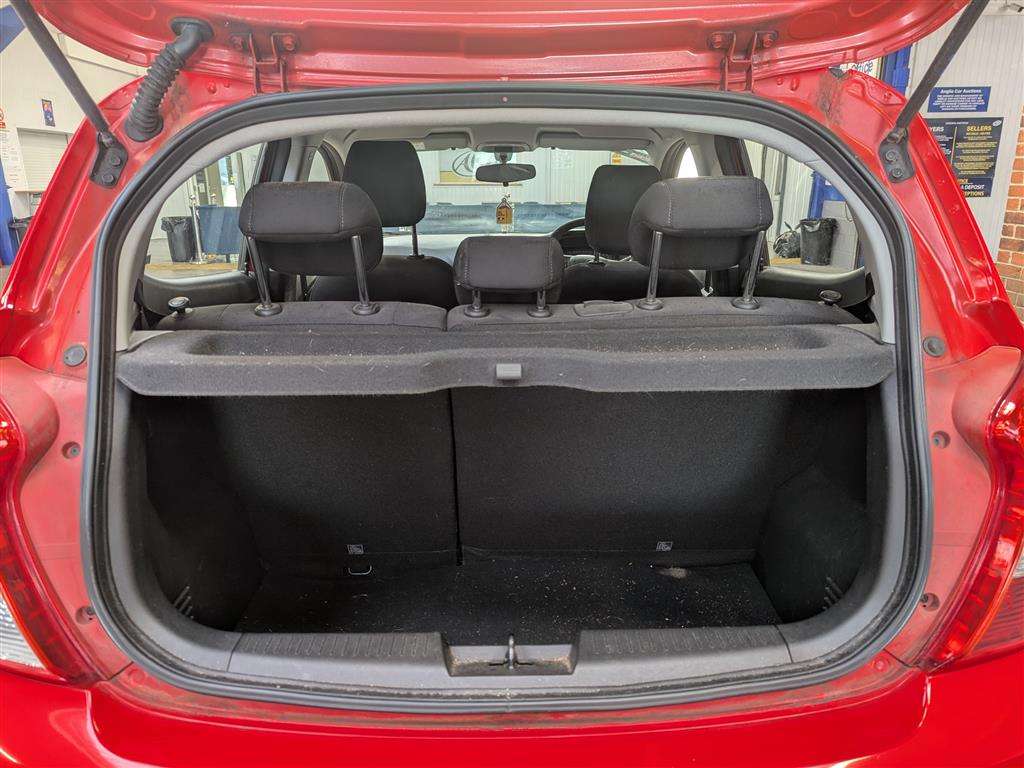 <p>2015 VAUXHALL VIVA SE</p>