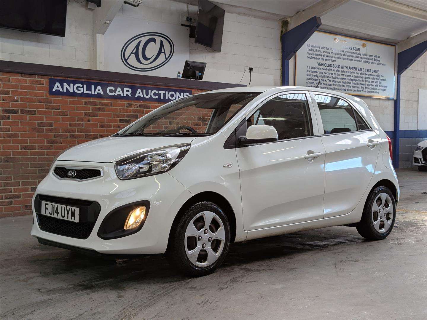 <p>2014 KIA PICANTO 1</p>