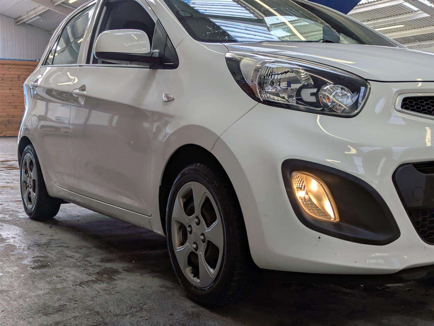 <p>2014 KIA PICANTO 1</p>