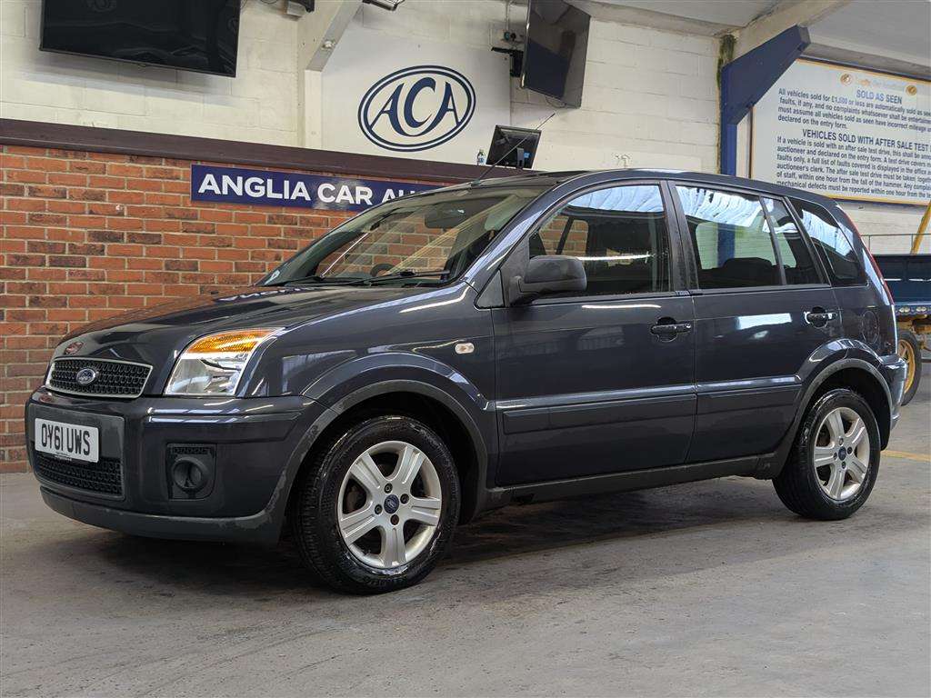 <p>2011 FORD FUSION ZETEC</p>