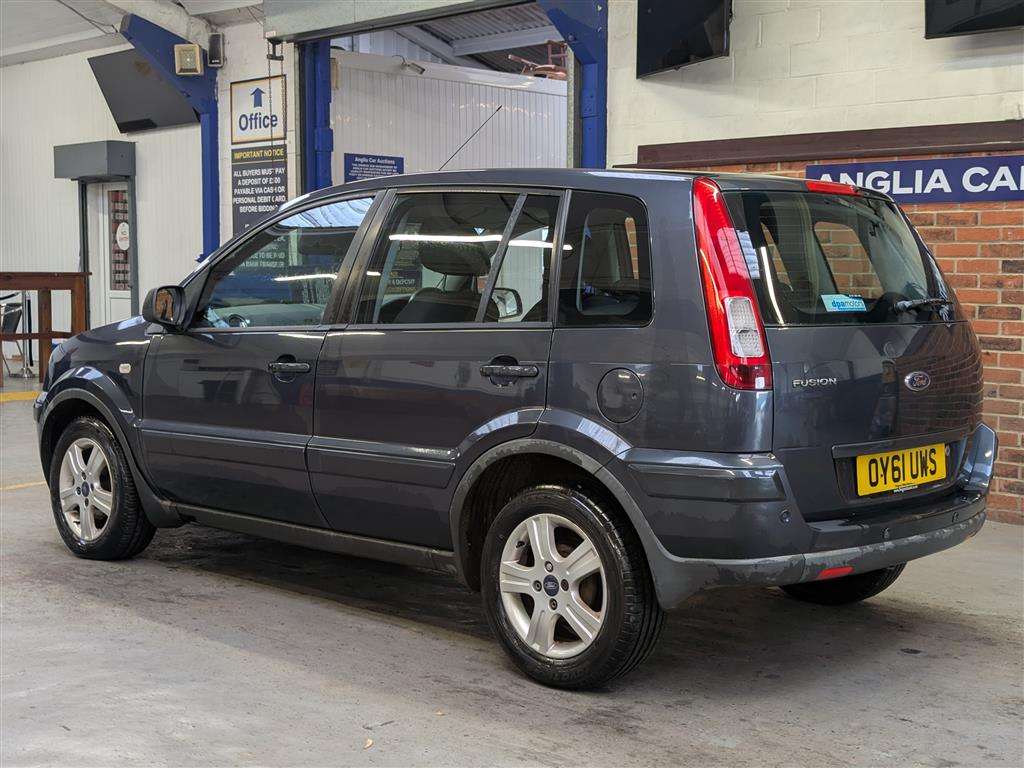 <p>2011 FORD FUSION ZETEC</p>