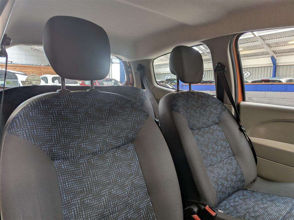 <p>2010 RENAULT TWINGO FREEWAY</p>