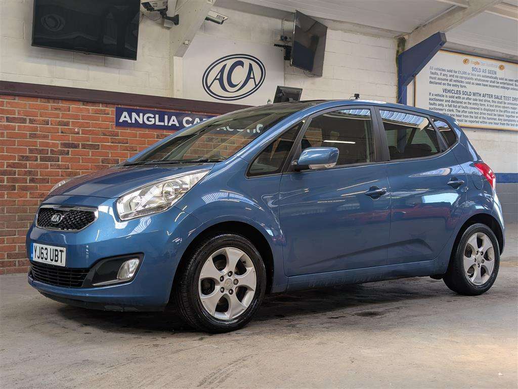 <p>2014 KIA VENGA 3 ECODYNAMICS CRDI</p>